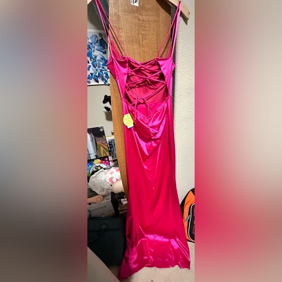 NWT Women’s XL Fuchsia Pink Windsor Maxi Length Gown Tie Back Prom - Picture 3 of 5